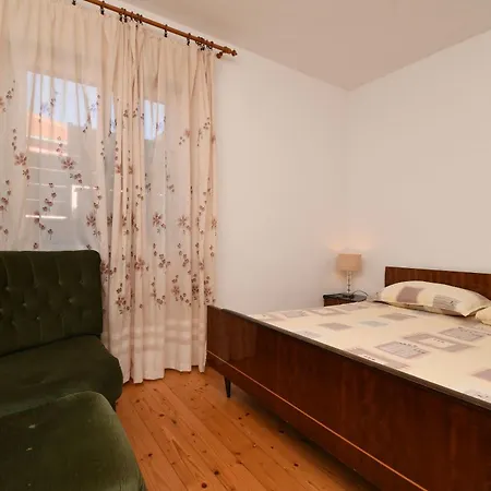 Dory Apartment *